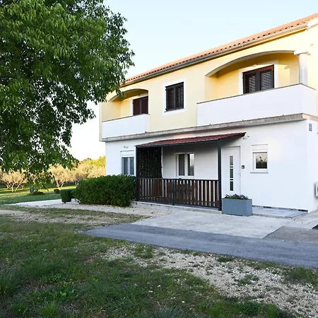 Appartement Sanja *