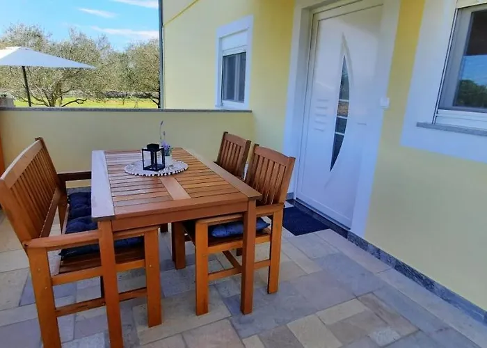 公寓 Sanja 扎达尔